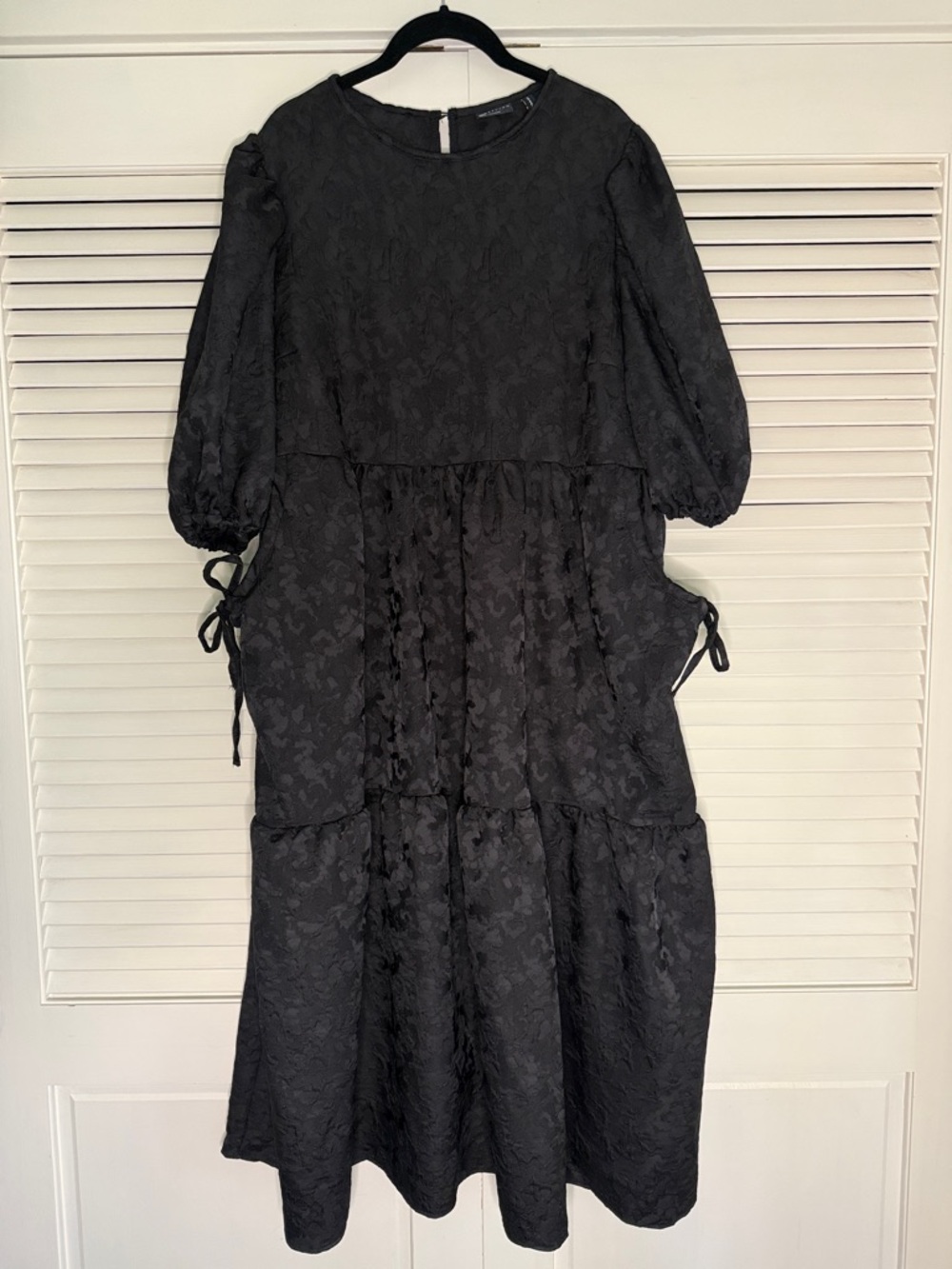 ASOS - NWT ~ Black, Tiered, Textured Puff-Sleeve Midi Dress - Size 14 / L / XL